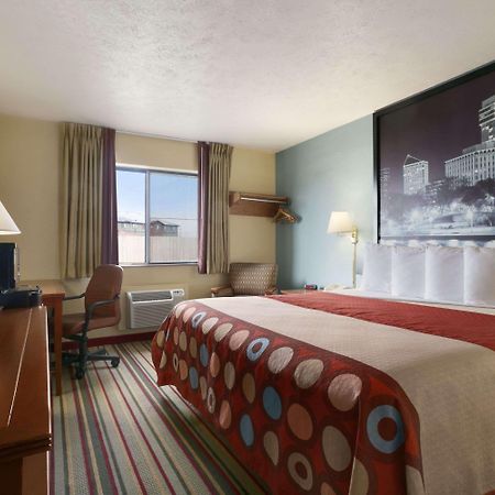 Super 8 By Wyndham Park City/North Wichita Area Exterior photo