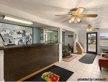 Super 8 By Wyndham Park City/North Wichita Area Exterior photo